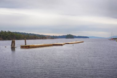 Görünümü ile güverte Oyster Bay'de Ladysmith şehir, M.ö., kayan