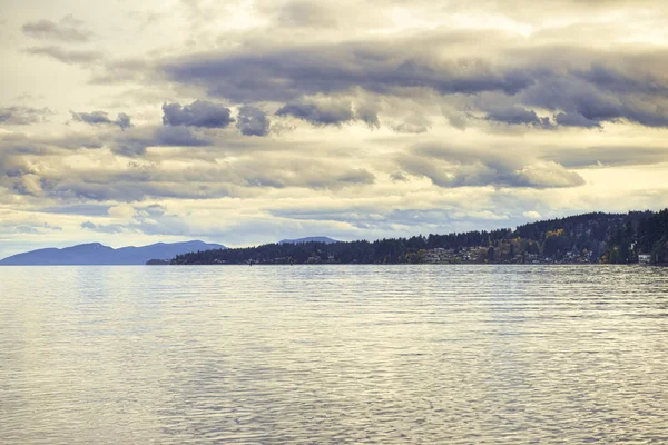 Pemandangan pantai Pasifik yang diambil dari kota Ladysmith, BC , — Stok Foto