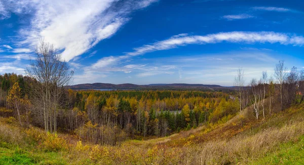 Vista do norte do lago Ontário durante a queda, tomada a partir do para — Fotografia de Stock