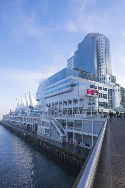VANCOUVER - JAN 13, 2018: Panoramic view of Canada Place and cru — Stock Photo, Image