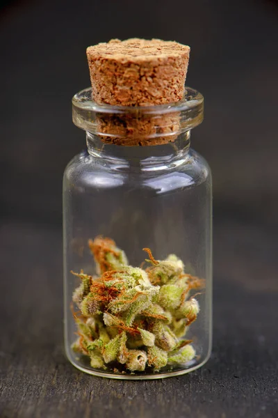 Makro Detail Eines Kleinen Glases Mit Cannabis Säuerliche Sorte Isoliert — Stockfoto