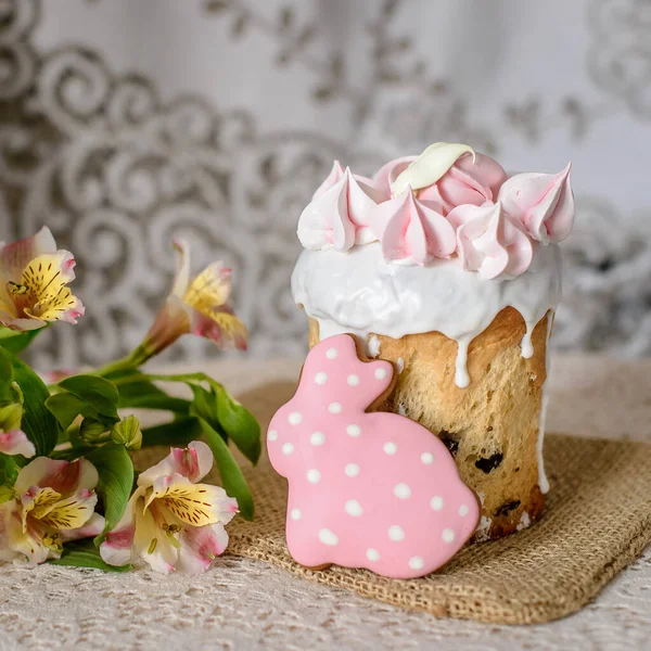 Bolo Páscoa Decorado Com Meringues8 Rosa — Fotografia de Stock