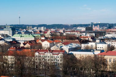 Güneşli bir günde Vilnius şehir manzarası