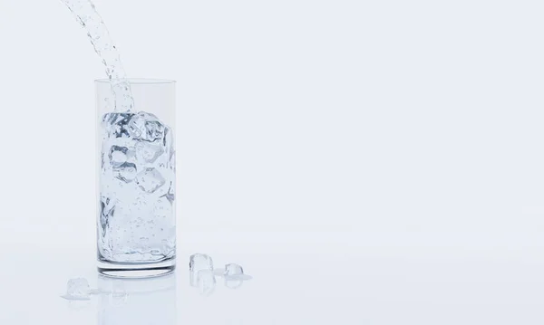 Verter Agua Botella Vaso Sobre Fondo Blanco Reflexionar Sobre Superficie — Foto de Stock