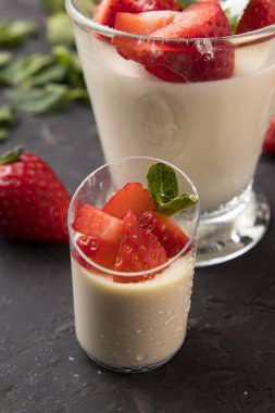 Restorandan açık büfe menüsü.