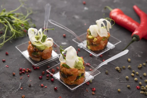 Restorandan açık büfe menüsü.