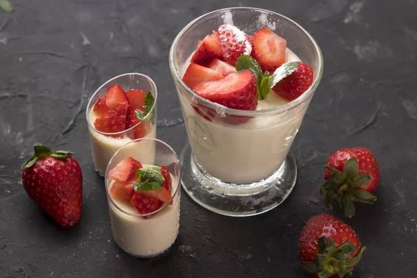 Restorandan açık büfe menüsü.