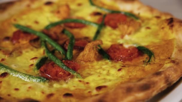 Séf Készít Pizza Étteremben — Stock videók