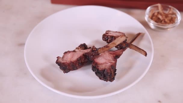 Fette Carne Chef Bordo Cucina Rossa — Video Stock