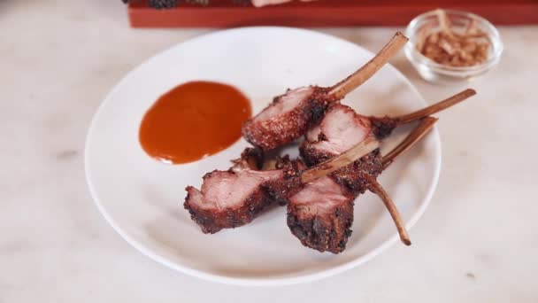 Chef Prepara Molho Para Carne — Vídeo de Stock