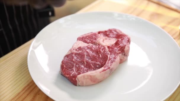 Chefs Carne Sal Tablero Madera — Vídeo de stock