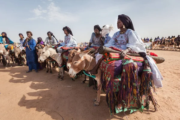 Ingall Níger Mulheres Nômades Wodaabe Roupas Tradicionais Coloridas Festival Curee — Fotografia de Stock