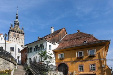 Sigishoara eski şehir merkezi mimarisi unesco miras saat kulesi