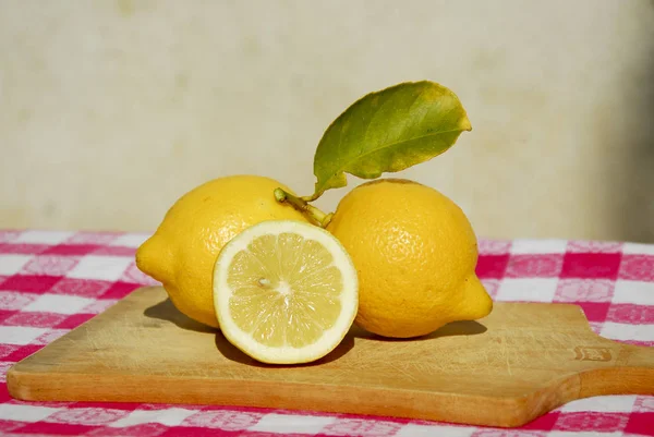 黄色の新鮮な lemmons — ストック写真