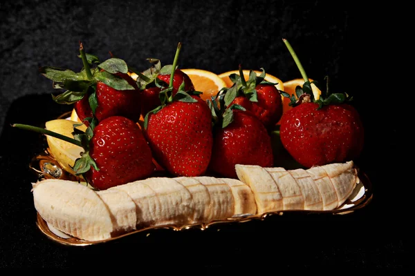 新鲜水果草莓和香蕉柑橘类苹果 — 图库照片