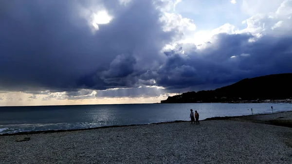 Hermoso Paisaje Nubes Mar Arkhipo Osipovka Fotos de stock libres de derechos