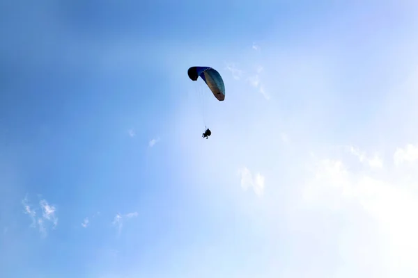 Beau Paysage Parachutiste Dans Ciel — Photo