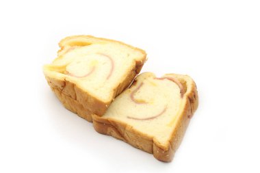 Jambon ile dilimlenmiş ekmek