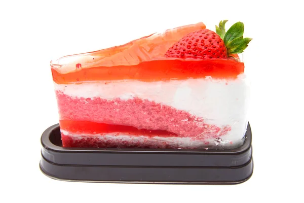 Gâteau aux fraises isolé sur fond blanc — Photo