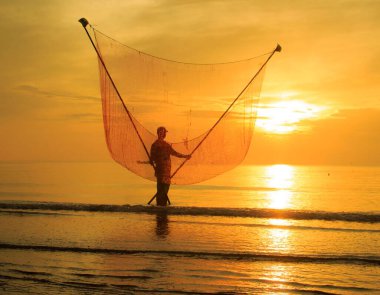 Sanat eserleri: balıkçılar ağla balık yakalıyor