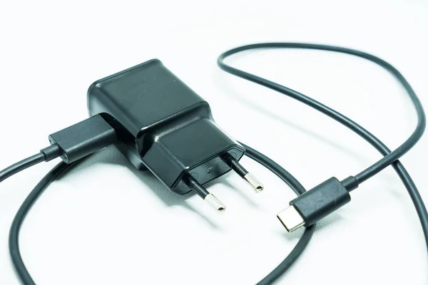 Smartphonelader Met Usb Kabel Geïsoleerd Witte Achtergrond — Stockfoto