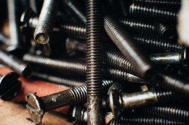 Hurda metal. Eski yağ sürgüsü. Yakın plan. Makro.