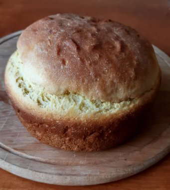 Tahtadaki yemyeşil ekmek