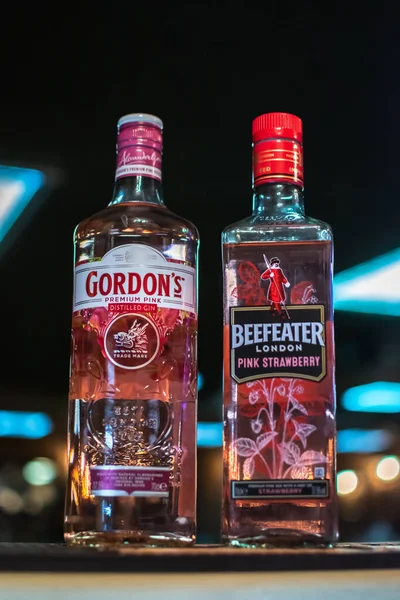 Gündüz ve Gece Bar Hayatı