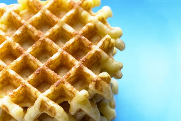 Overzicht Van Een Vleselijke Gebakken België Wafels Met Een Blauwe — Stockfoto