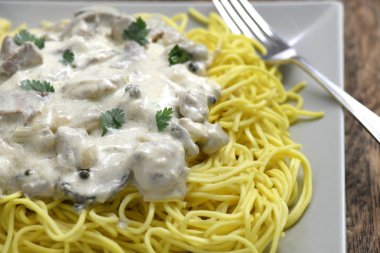 kremalı sos et yemek 