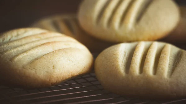Biscoitos Manteiga Caseiros Com Forquilha Pressionada Design Recém Assado Tiro — Fotografia de Stock