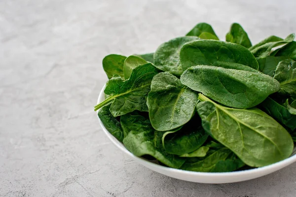 Begreppet Ren Mat Blad Färska Ekologiska Spenat Greener Platta Ljus — Stockfoto