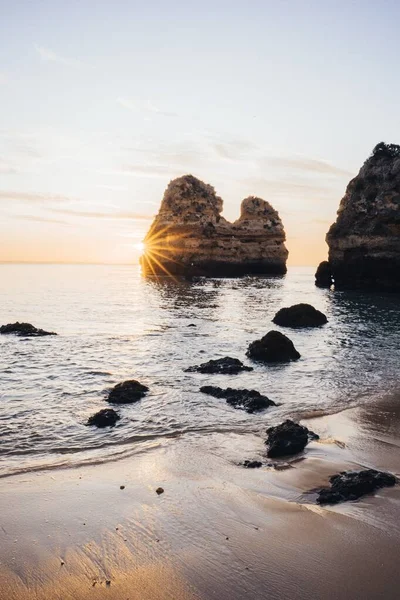 Algarve Sahilindeki Kumsal Güneş Doğarken Portekiz — Stok fotoğraf