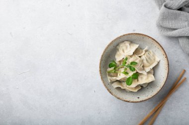 Soya soslu Kore böreği. 