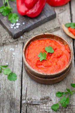 Balkan geleneksel tabak ayvarı