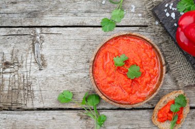 Balkan geleneksel tabak ayvarı