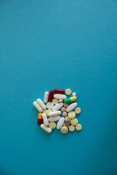 Makro Skott Färgglada Tabletter Och Kapslar Blå Bakgrund — Stockfoto