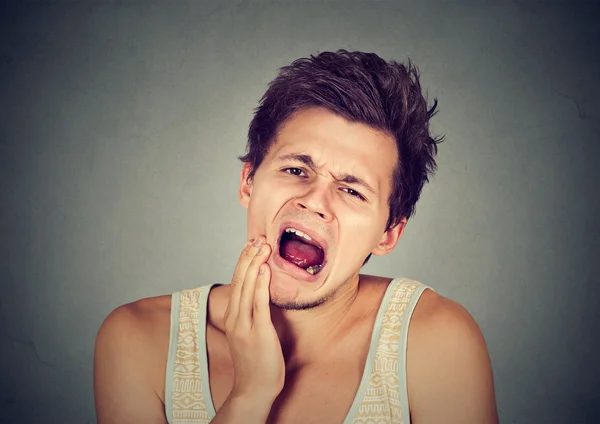 Uomo con mal di denti dolore ai denti — Foto Stock