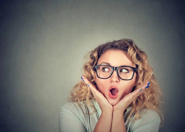 Wow. woman looking excited holding her mouth opened — Stock Photo, Image