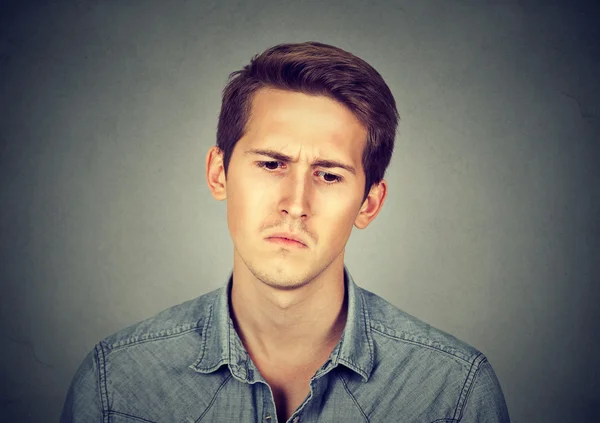 Retrato de un joven triste — Foto de Stock