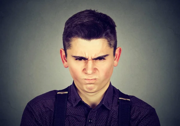 Angry young man se nervově zhroutila — Stock fotografie