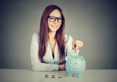 kadın bir kumbara yazı ekleme