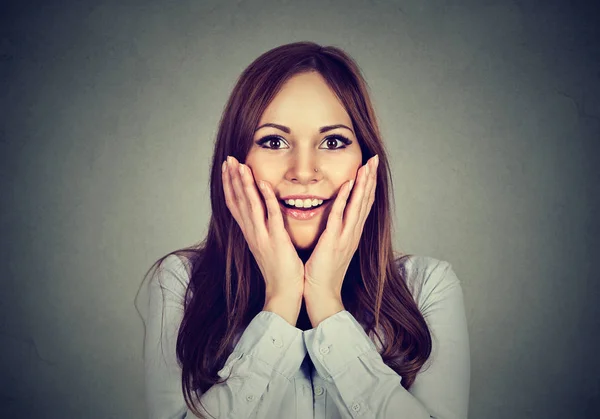 Retrato de una mujer sorprendida —  Fotos de Stock