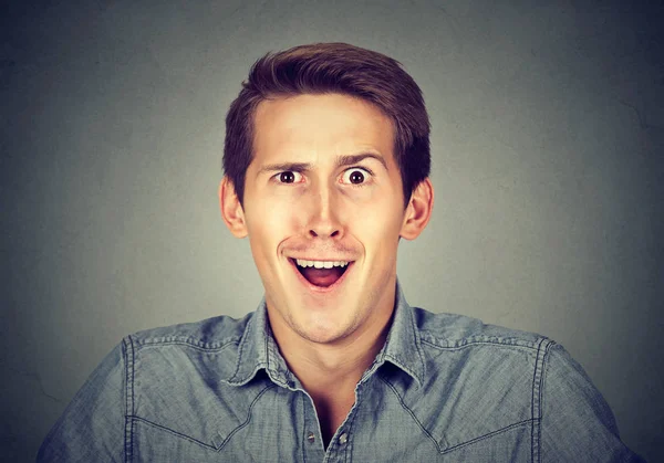 Portrait of a surprised man — Stock Photo, Image