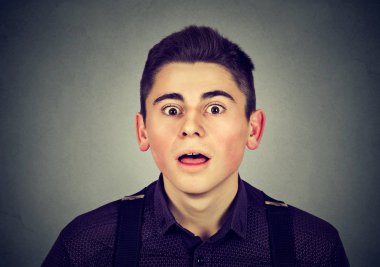 sürpriz, genç bir adam portresi 