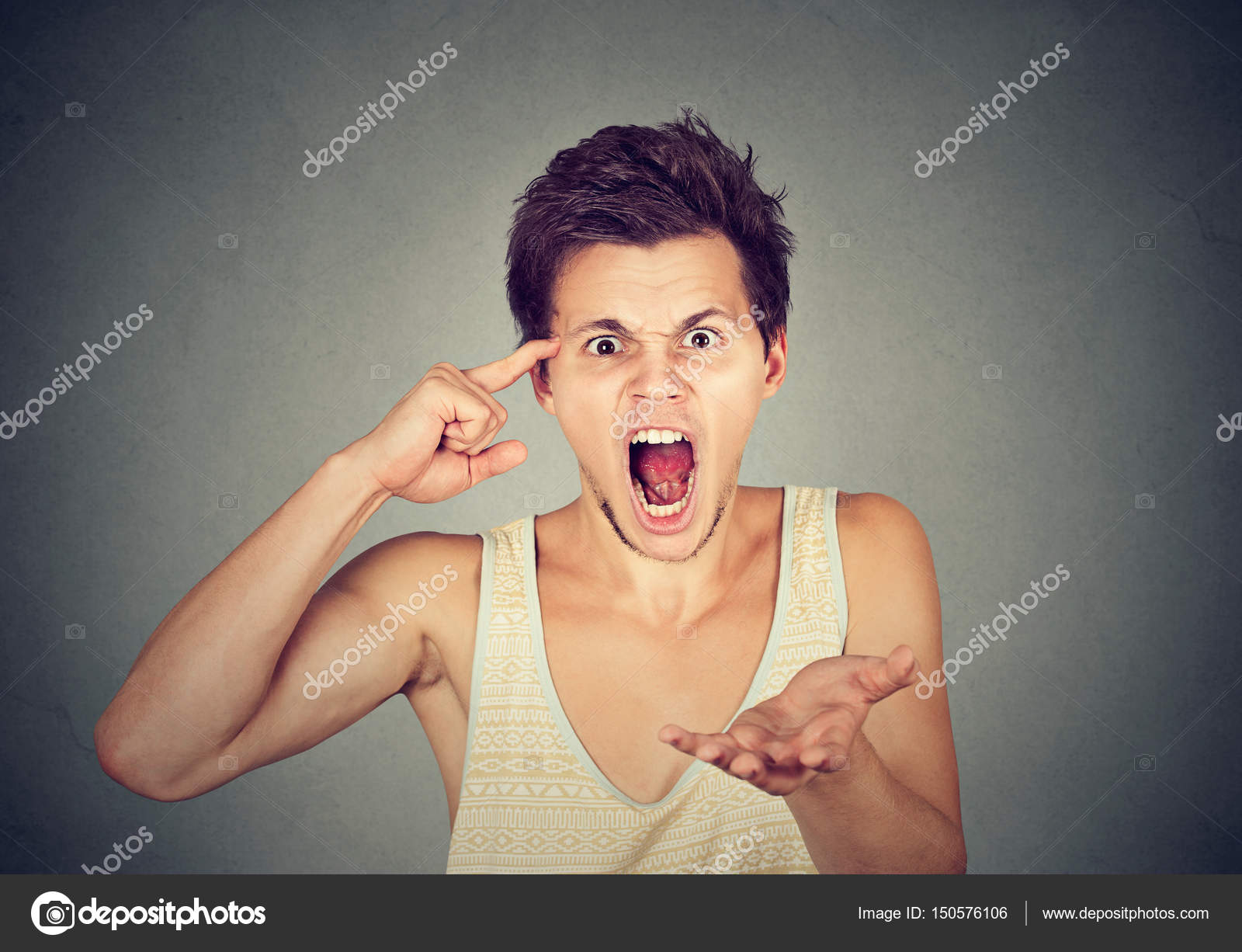 그의 손가락으로 몸짓 화난 소리 지르는 사람 미친 당신은? — 스톡 사진 © SIphotography #150576106, image size:1600x1226
