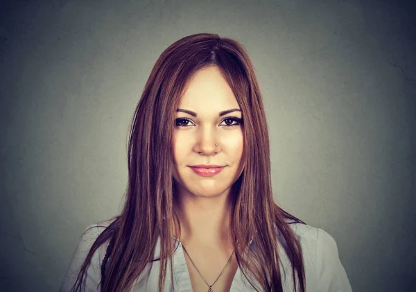 Retrato de una mujer atractiva —  Fotos de Stock