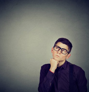 Adam fikrini ararken ettiğini düşünüyorum 