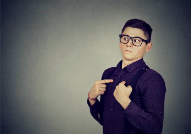 Adam kendini suçlamayı yalanladı sorumluluk  