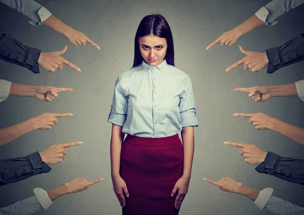 Accusation of guilty person. Upset woman, many fingers pointing at her — Stock Photo, Image